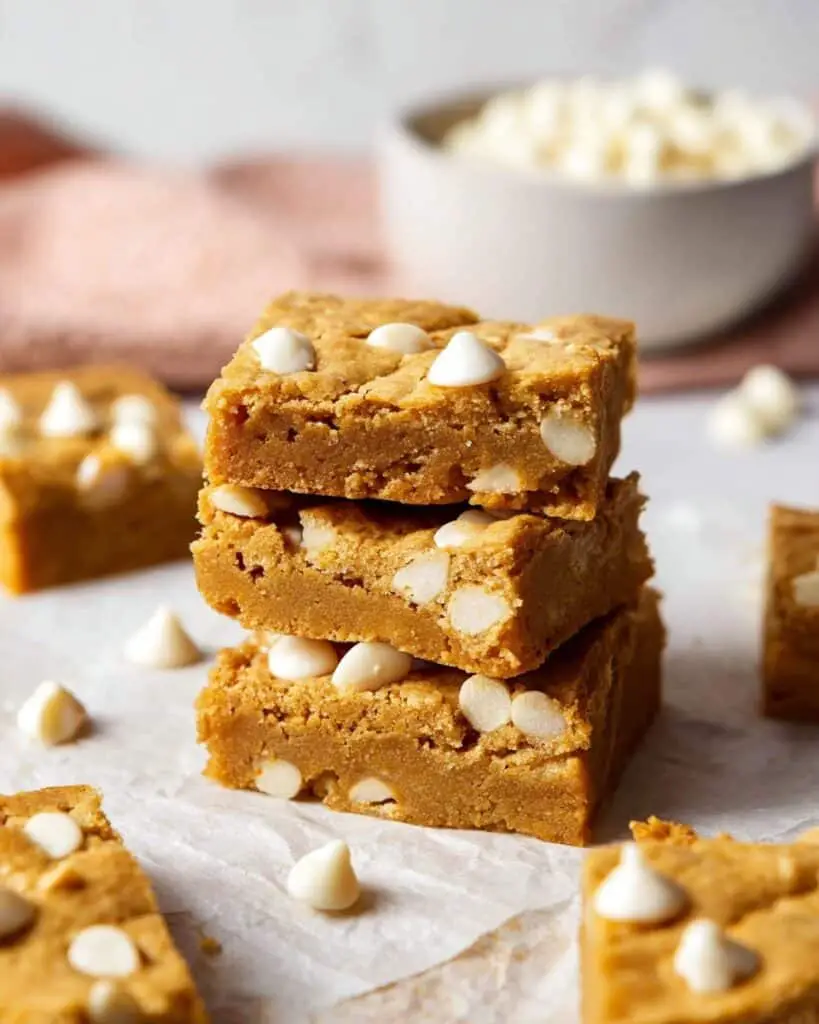 Pumpkin Blondies with White Chocolate Chips Recipe