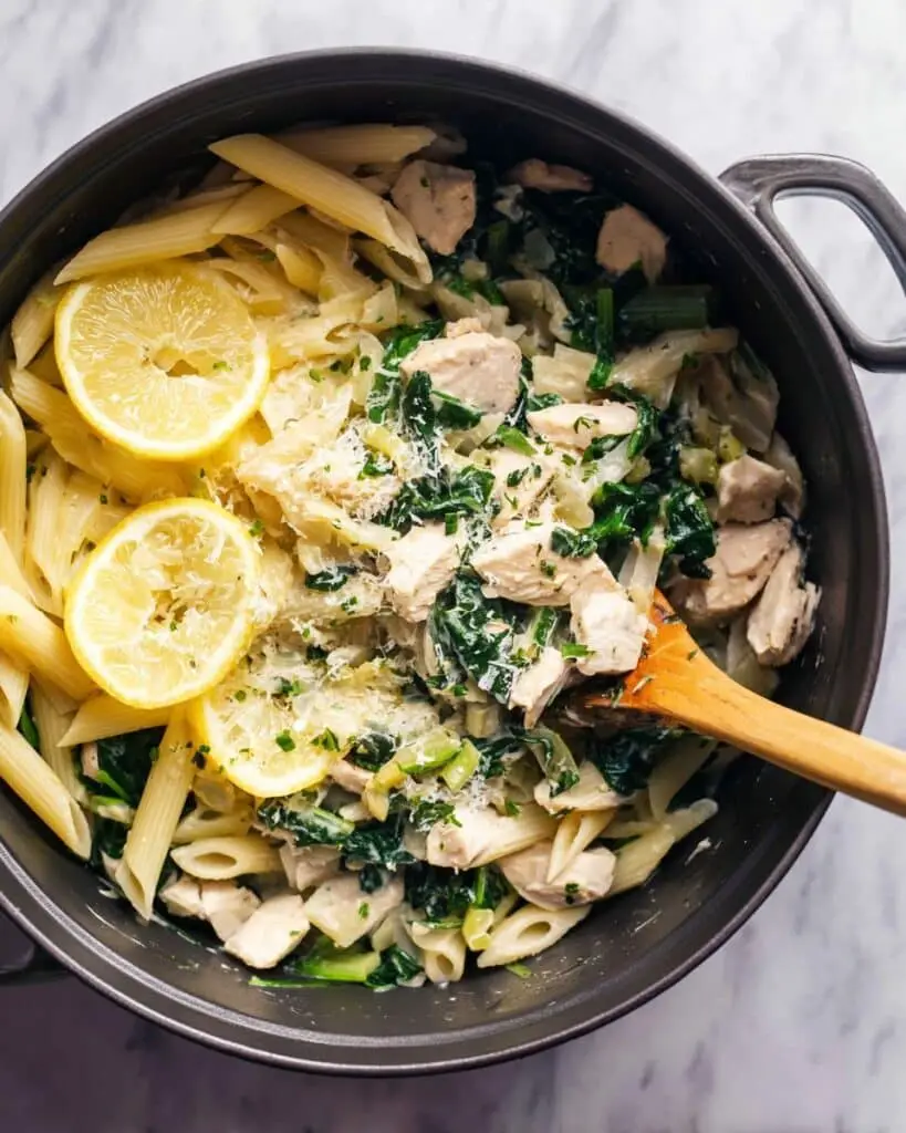 Lemon Chicken Pasta with Spinach and Leeks Recipe