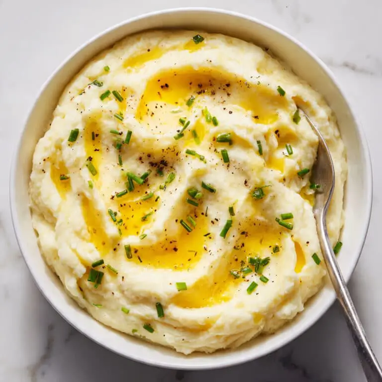 Creamy Garlic Mashed Potatoes with Chives Recipe