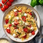 One Pot Caprese Pasta Recipe